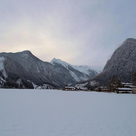 Serene Cottage In Neukirchen Am Gro Venediger Neukirchen am Grossvenediger Luaran gambar