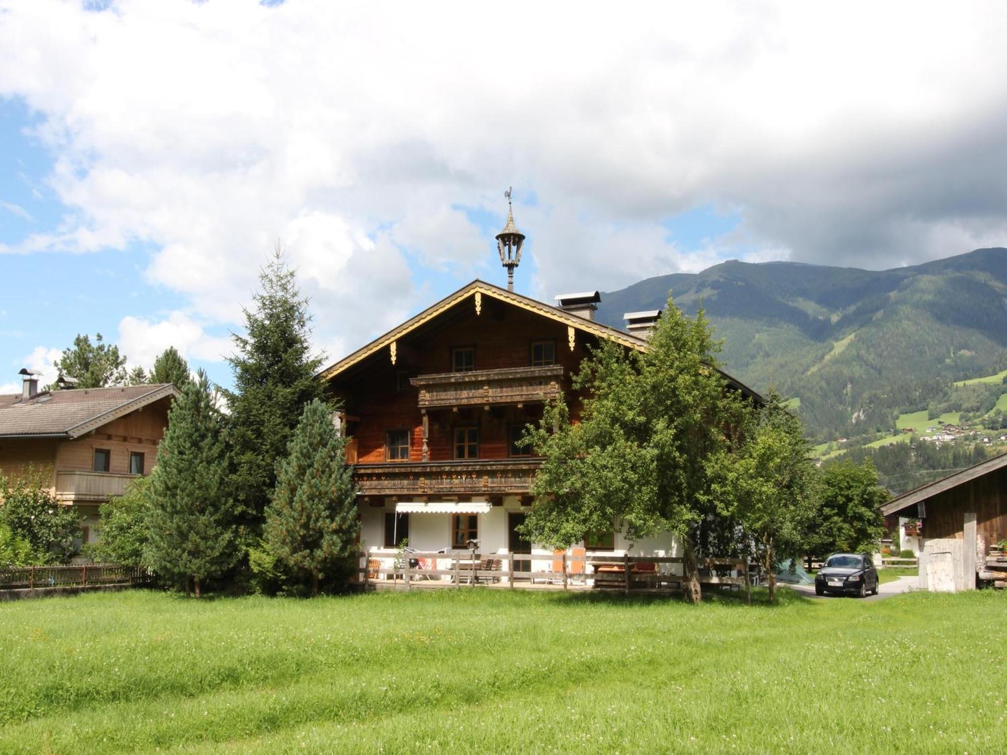 Serene Cottage In Neukirchen Am Gro Venediger Neukirchen am Grossvenediger Luaran gambar