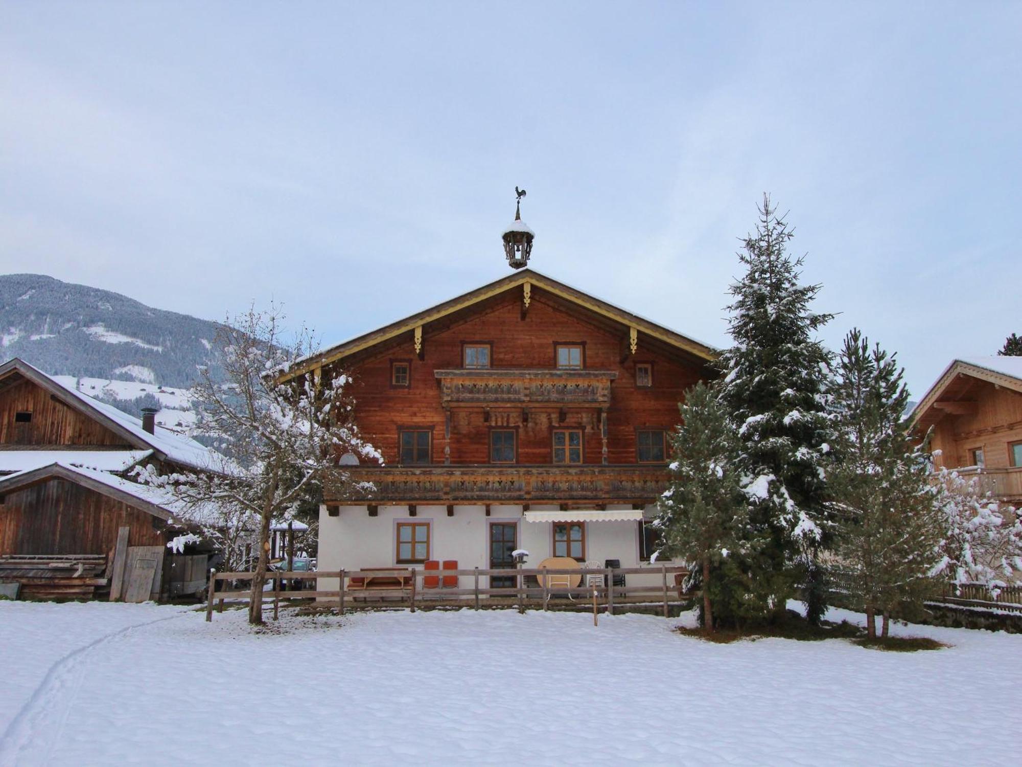 Serene Cottage In Neukirchen Am Gro Venediger Neukirchen am Grossvenediger Luaran gambar