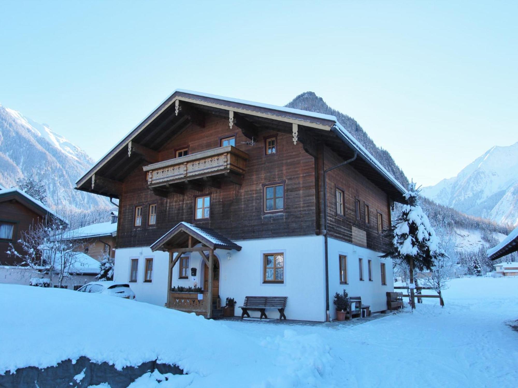 Serene Cottage In Neukirchen Am Gro Venediger Neukirchen am Grossvenediger Luaran gambar